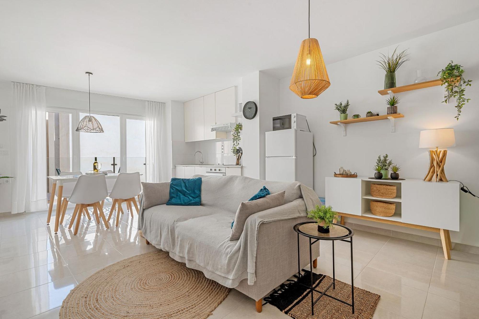 Casa Amorosa Apartment - Close To Beach, City Centre And Bus Station Torrevieja Bagian luar foto